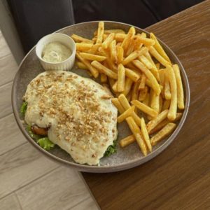 Курица под сырным соусом