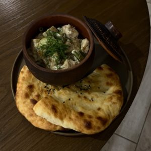Курица в горшочке
