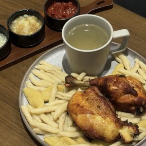 Ассорти галушки с жаренной курицей